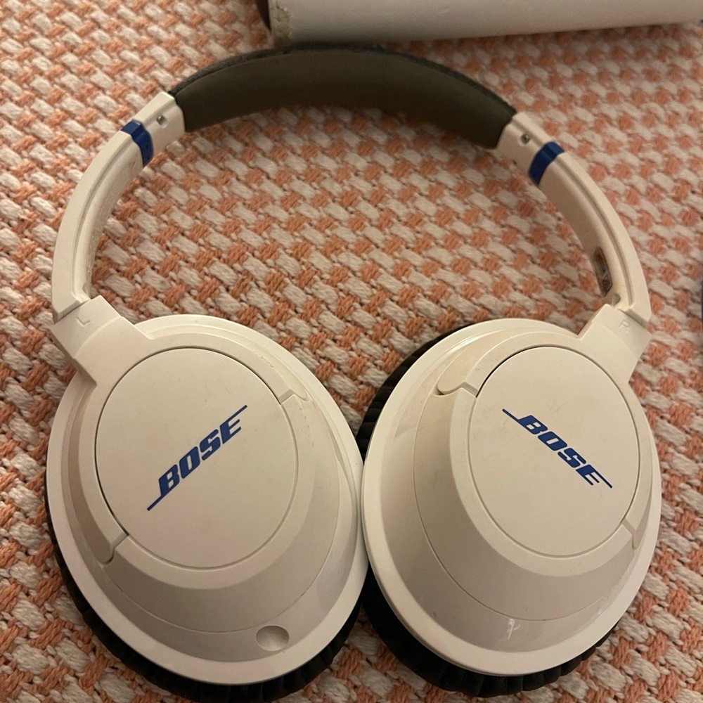 Bose SoundTrue Around-Ear Wired Headphones Headband